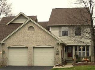 4448 Golf View Dr, Brighton, MI