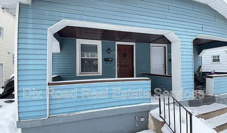 337-339 Knecht Dr #KNECHT 337 — Photo 3