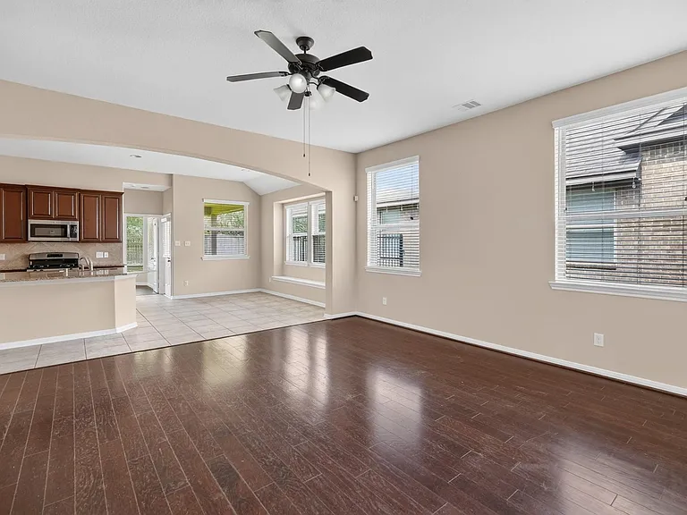 15 Butternut Grove Pl — Photo 5