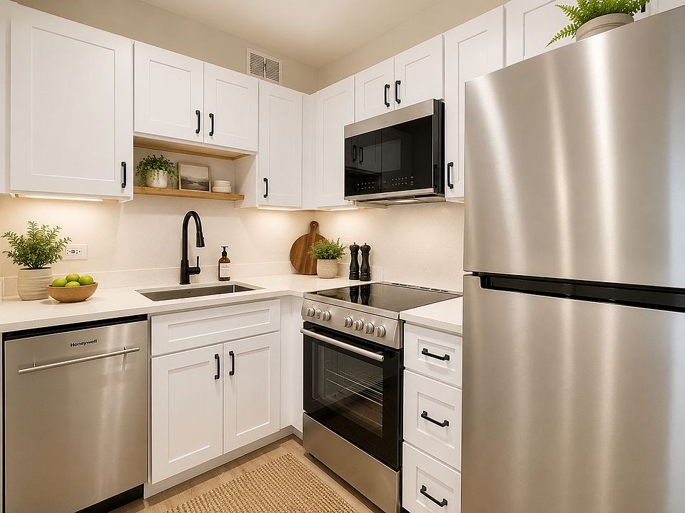 1st image of 2400 N Lakeview Ave APT 508