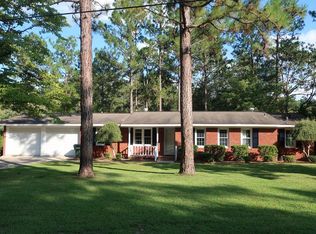 826 Prosperity Dr, Swainsboro, GA 30401