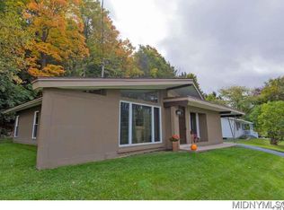 18 Lower Woods Rd N, New Hartford, NY 13413