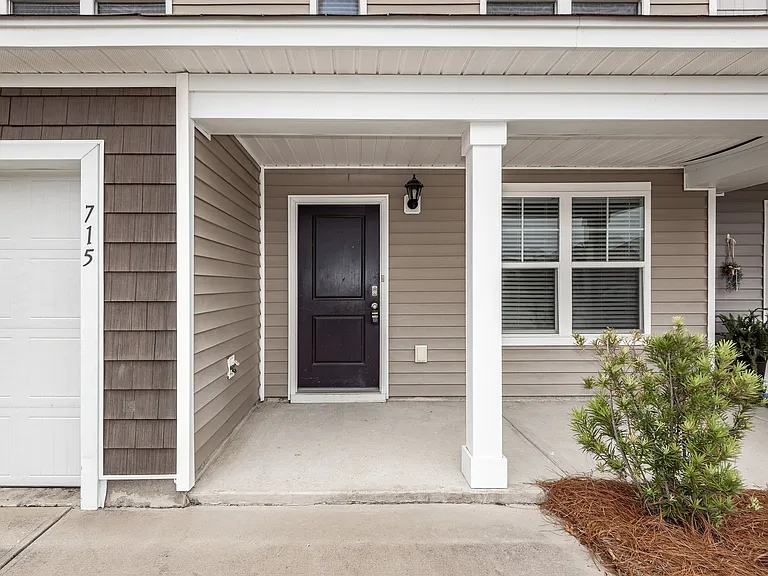 715 Hilchot Dr — Photo 2