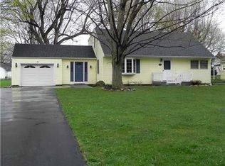 1074 Webster Rd, Webster, NY 14580