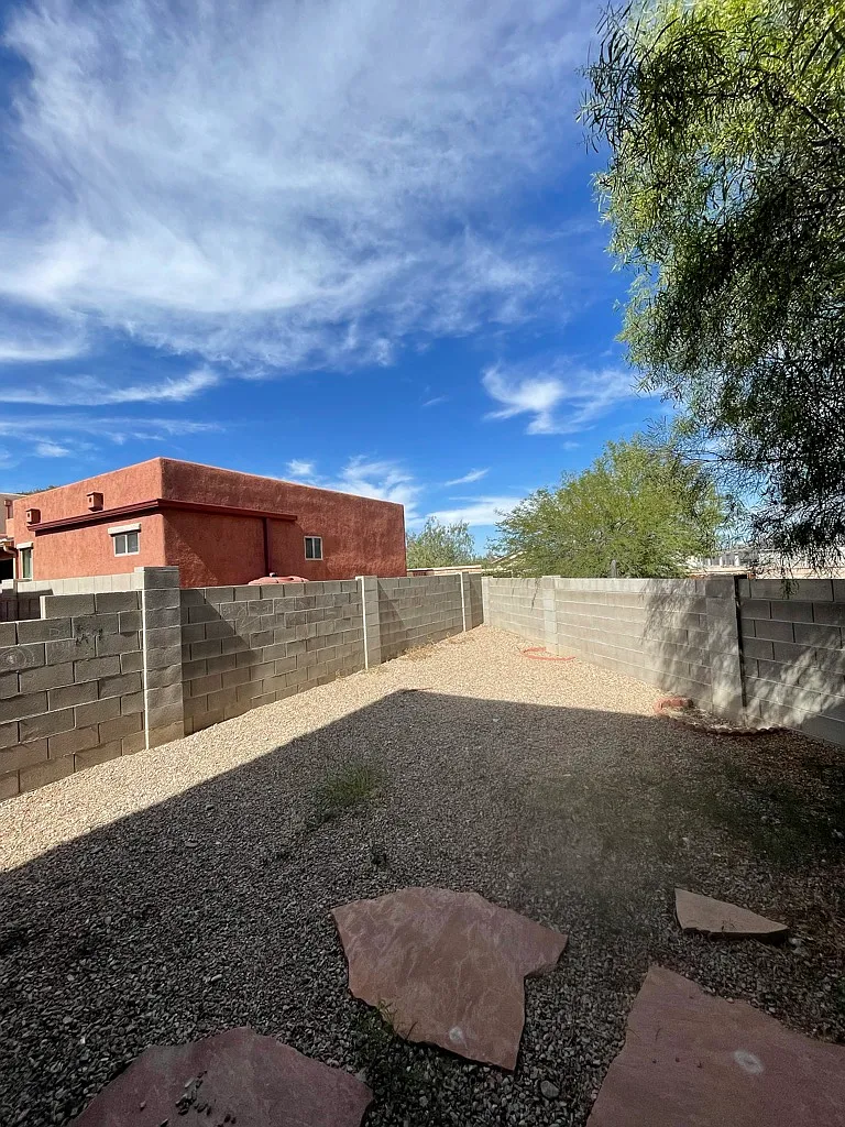 3 bed, 2045 sqft, $2,250 — Photo 4