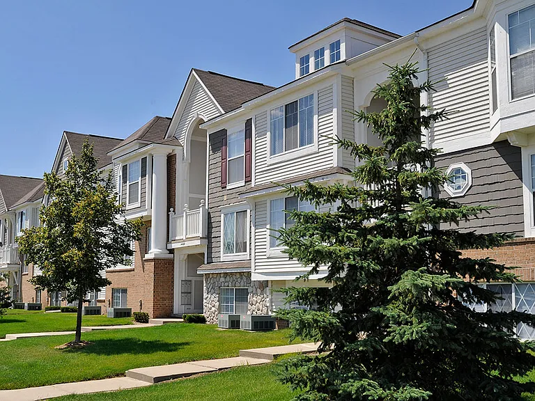 Walking Paths to Apartments