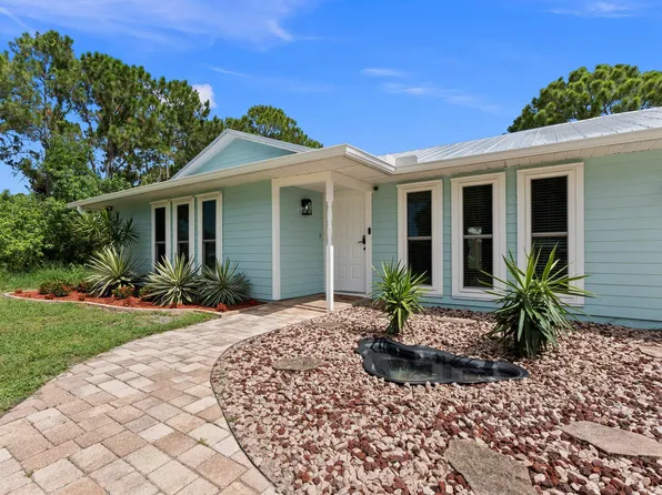 566 SW Fairview Avenue, Port St Lucie, FL 34983