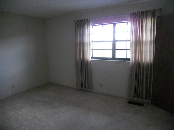 3rd image of 1109 Deesport St APT D