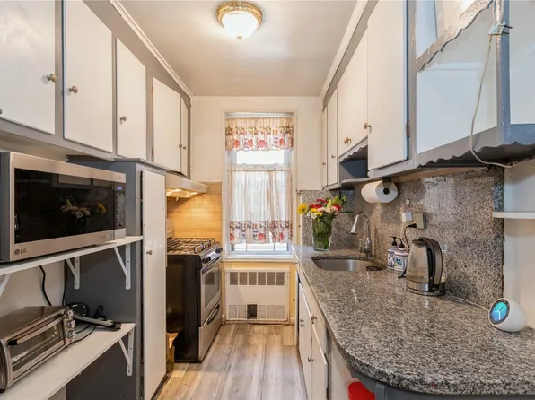 33-44 91st Street #1P, Jackson Heights, NY 11372