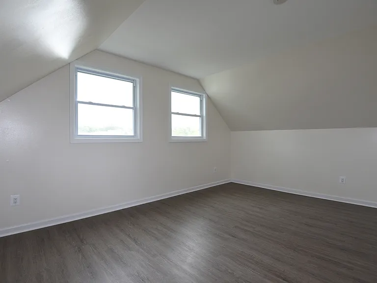 303 Rivermont Dr — Photo 19