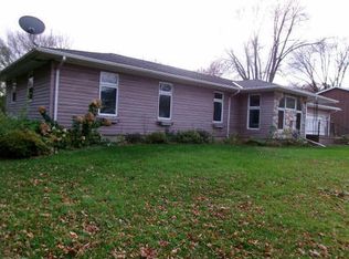 15 Birch Ave, Bird Island, MN 55310