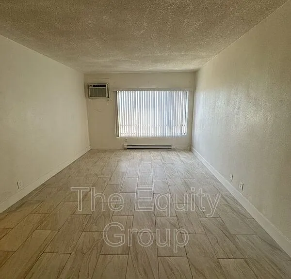 550 S Richmond Ave #3 — Photo 2