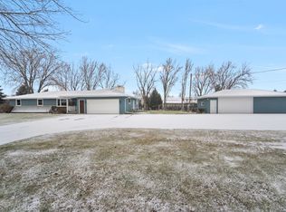 660 E Edgewood Dr, Appleton, WI 54913