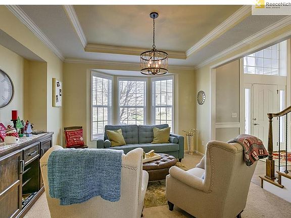 3rd image of 2143 W Elm St