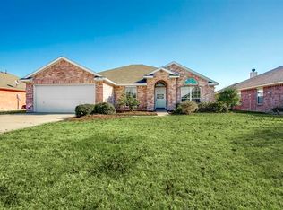 319 S Chestnut St, Forney, TX 75126