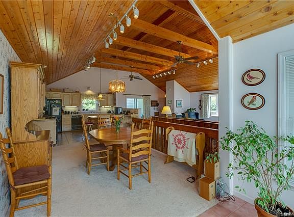 5th image of 145 Vermont Dr