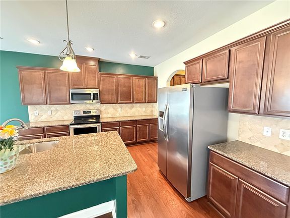 5th image of 2502 Ridgewood Way