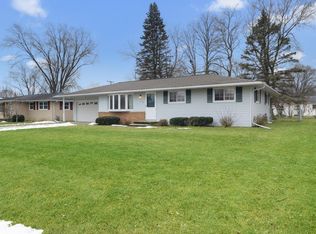 612 Heyden Ln, Green Bay, WI 54301