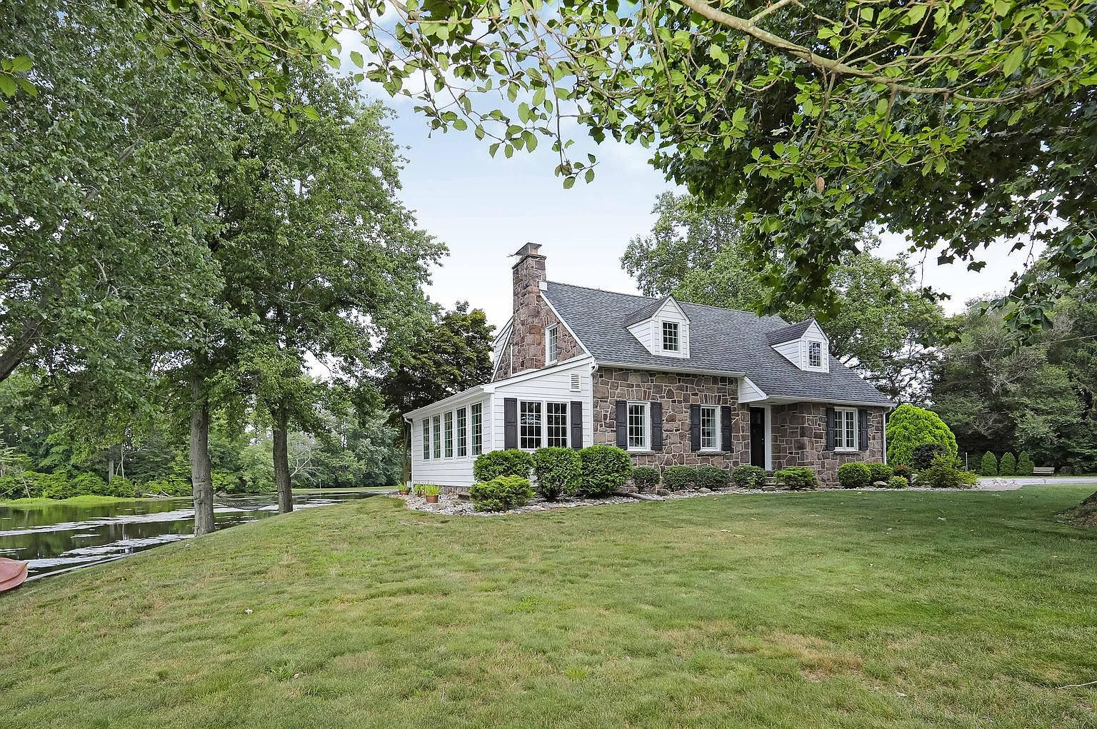 22 Laytons Lake Dr, Carneys Pt, NJ 08069 Zillow