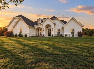 104 Silver Lakes Dr, Sunset, TX 76270