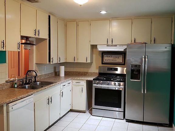 2nd image of 4512 Wilshire Dr