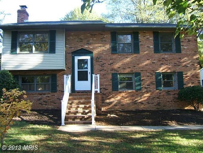 1st image of 527 Charington Dr