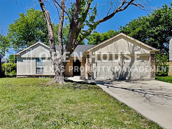 1805 Crimson Ct, Arlington, TX 76018