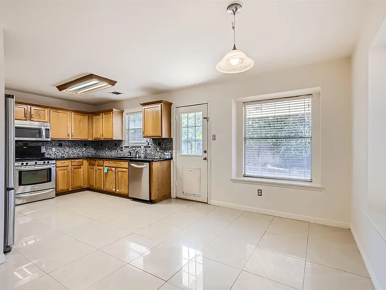 3001 Rainy River Dr — Photo 11