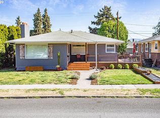 619 W 9th St, The Dalles, OR
