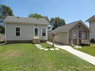 860 Howard Ave, Marengo, IA