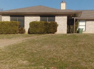 302 Shady Valley Dr, Mansfield, TX 76063