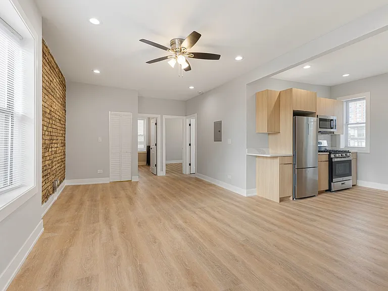 7417 N Clark St — Photo 39