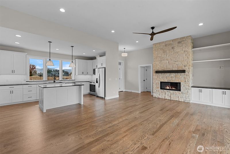 4th image of 2244 Brinley Court