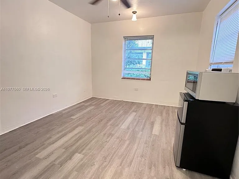 2652 SW 23rd Ave #BACK — Photo 2
