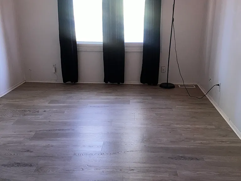 458 Skokie Ln — Photo 12