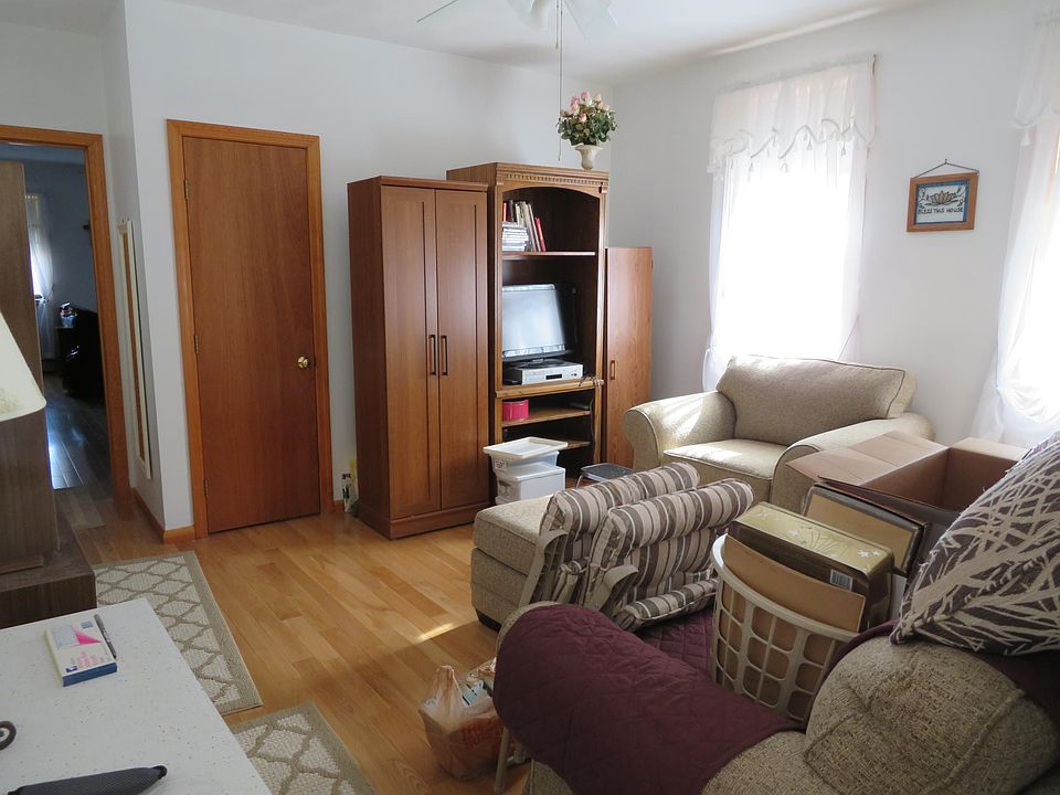 2nd image of 198 Rumney Rd