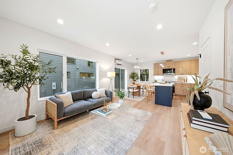 5th image of 4909 SW Canada Drive