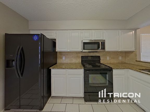 5th image of 1008 W Lovers Ln