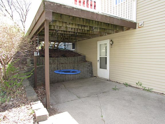 3rd image of 1602 N Park St