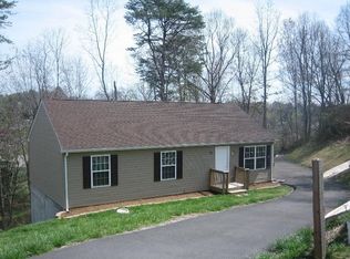 4432 Stonewall Rd NW, Roanoke, VA 24017