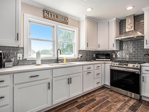 5th image of 23396 Crest Ct