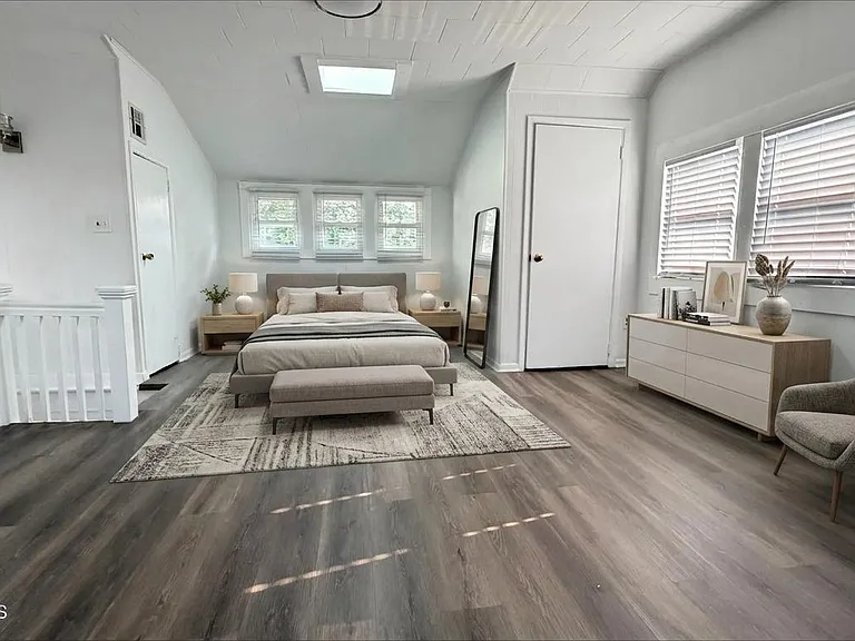 104 Burlington Ave — Photo 24
