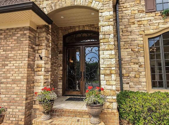 3rd image of 208 E Tattersall Dr