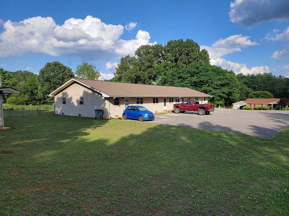 50 Deer Park Rd
