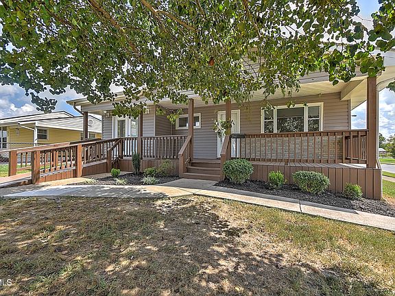 3rd image of 244 Dunbar St