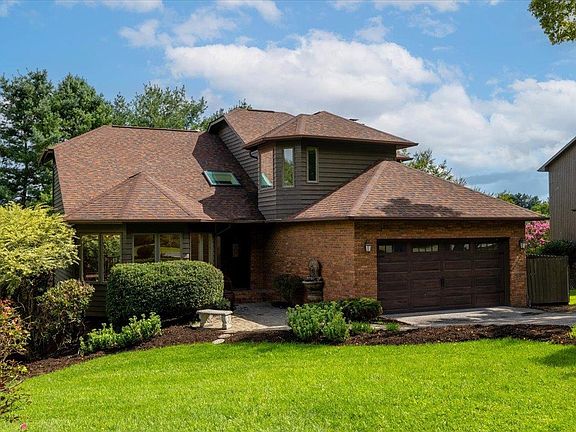 2nd image of 114 Primrose Dr