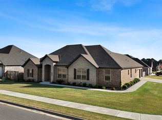 1109 Carlock Dr, Pea Ridge, AR 72751