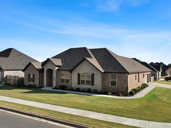 1109 Carlock Dr, Pea Ridge, AR 72751