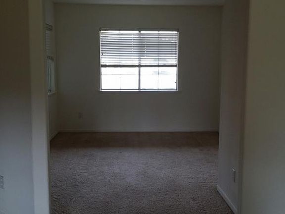 2nd image of 1025 W Millbrook St