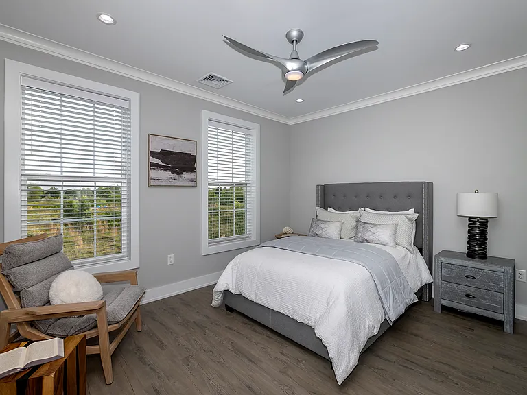 Fairfield Townhomes at Islip — Photo 32